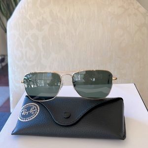 Ray ban sunglasses with case